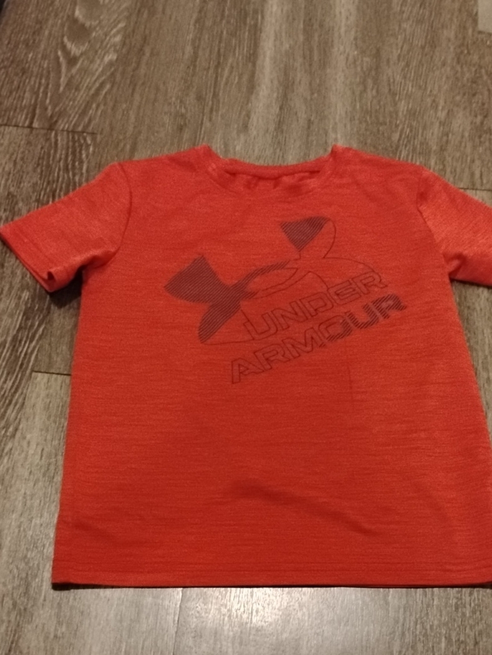 Under Armour Kids Red Shirt In Size 6